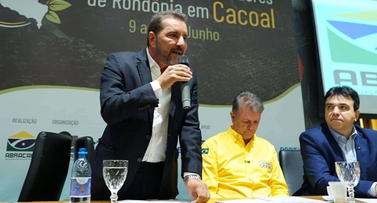 Cacoal adota programa educacional inspirado no modelo de Hildon Chaves