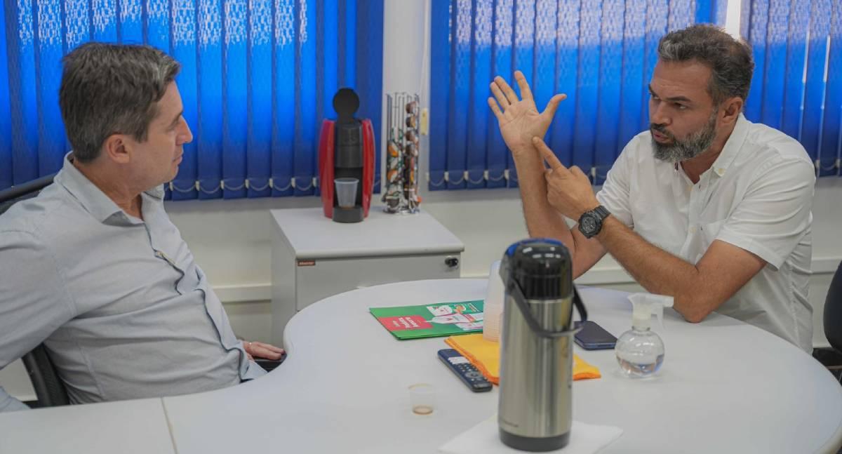 “Coronel de gabinete não conhece o cheiro da pólvora”, dispara Bruno Bolsonaro Scheid ao cobrar valorização de policiais das ruas