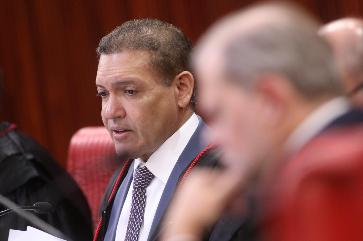 Em nova decisão, ministro do STF vê possível nulidade em condenação e restabelece elegibilidade de Acir Gurgacz