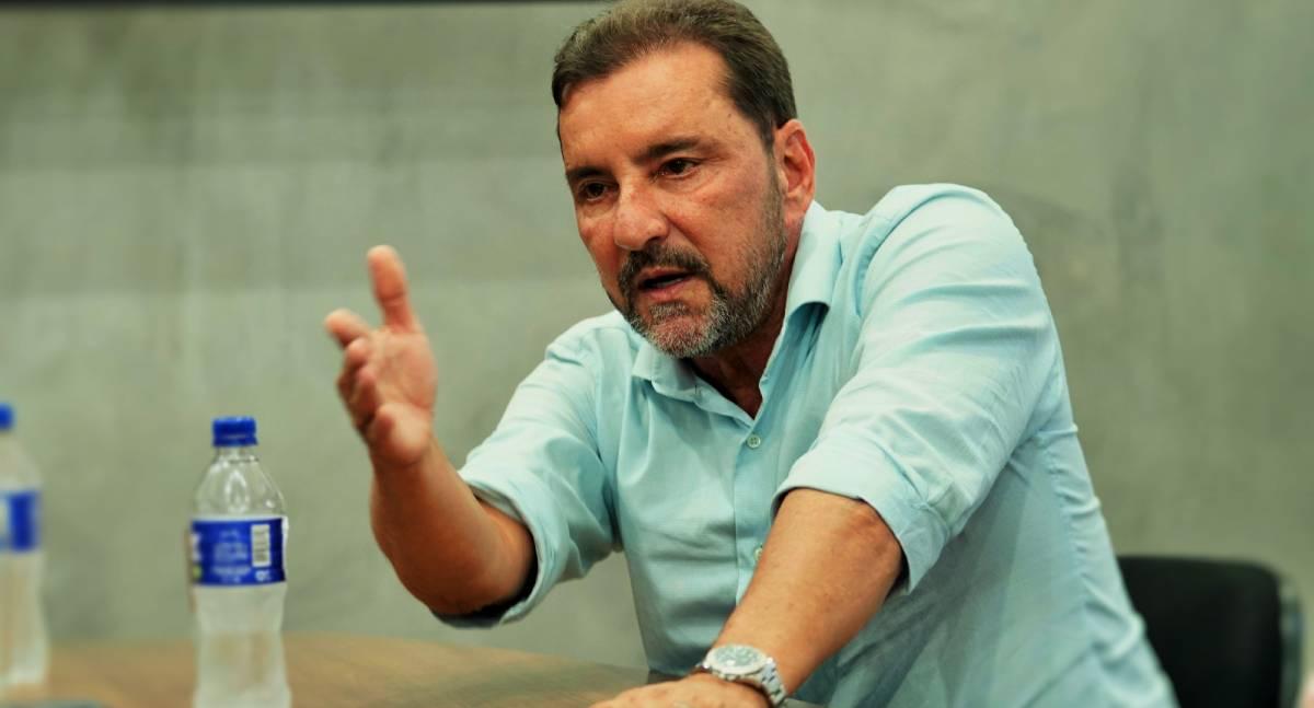 Hildon assume compromisso de asfaltar RO-205 de Machadinho a Cujubim