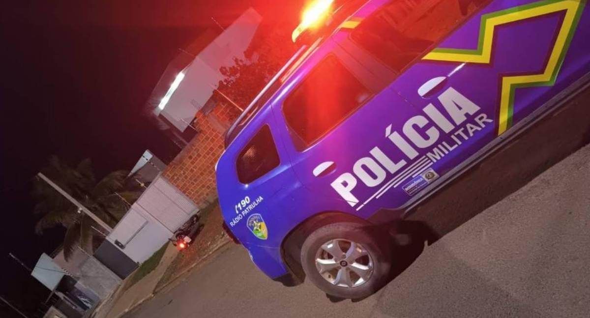Homem ameaça ex-companheira e danifica porta de residência após flagrar atual namorado em RO