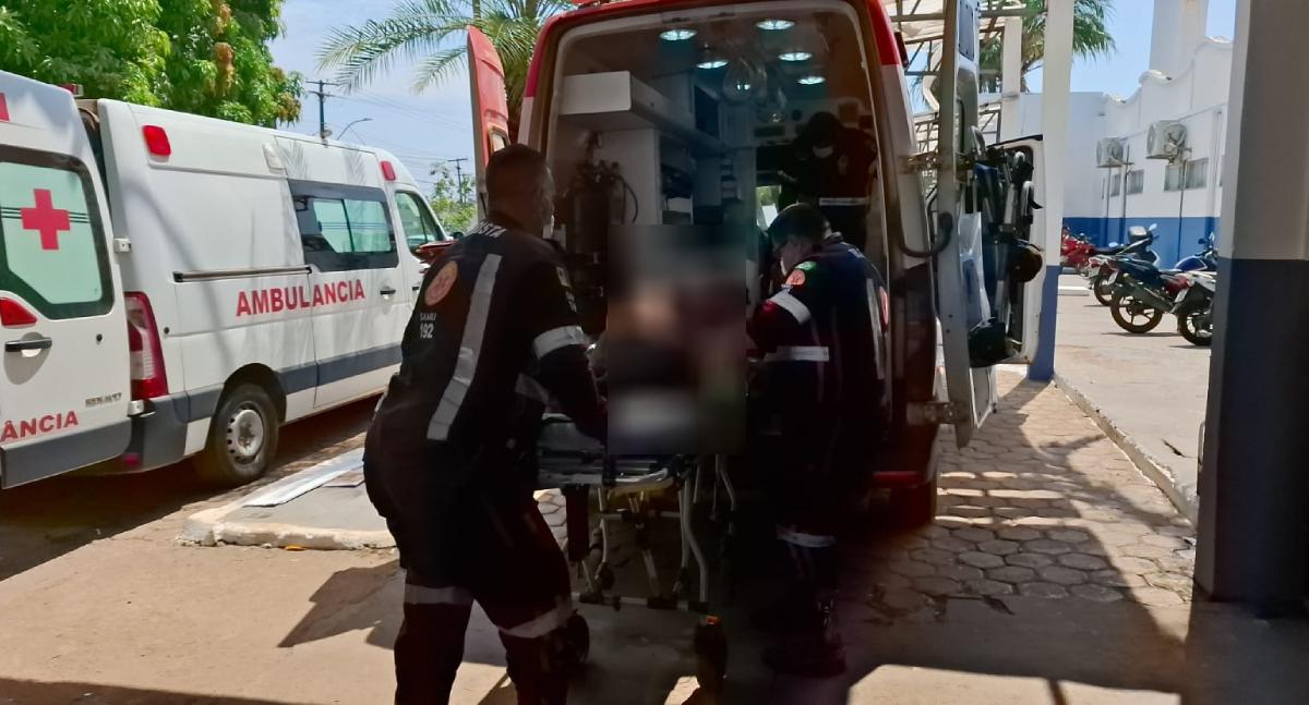 Homem é espancado e esfaqueado após suspeita de tentativa de roubo