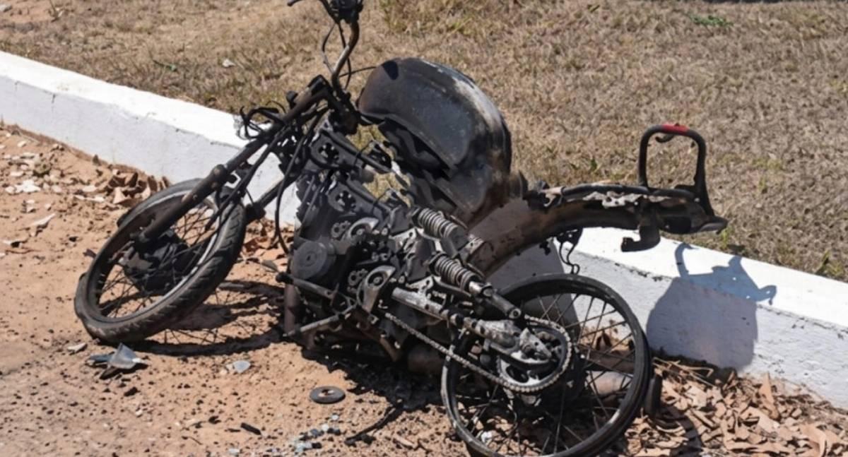 Homem é levado à UNISP após incendiar moto de cunhado em RO