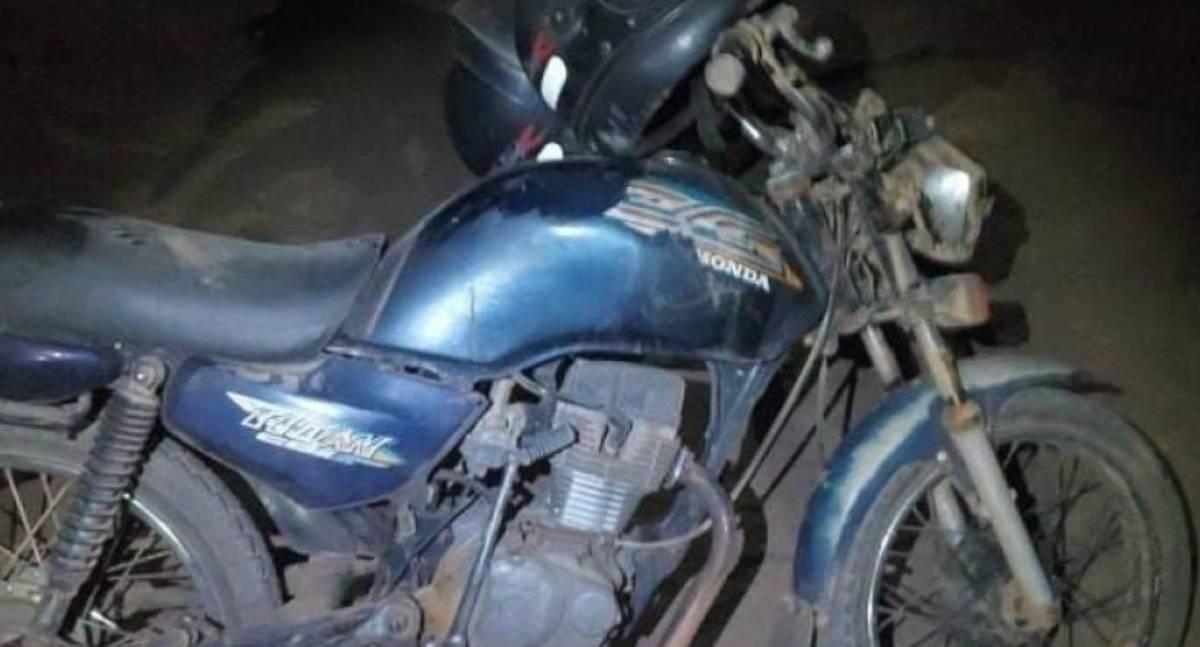 Motociclista e passageira ficam feridos após acidente causado por cachorro em RO