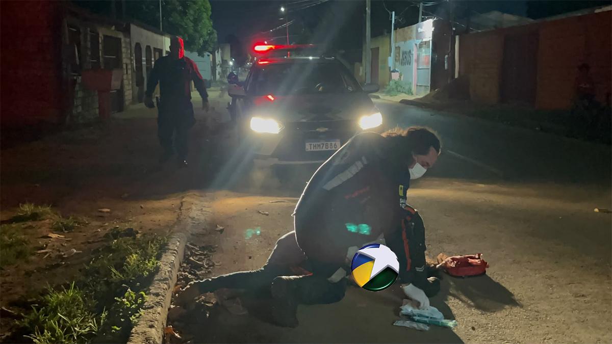 Mulher é brutalmente agredida e encontrada desacordada no meio da rua na zona leste