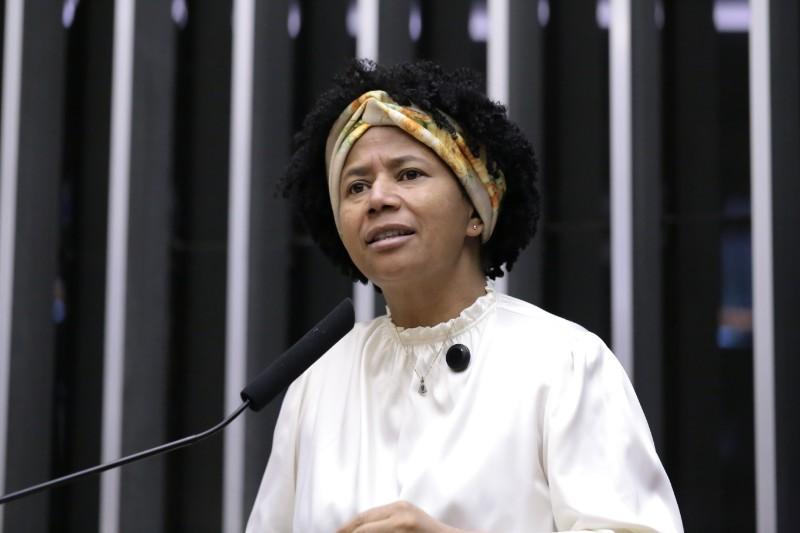 Ofensas de advogado contra deputada Sílvia Cristina em grupos de WhatsApp terminam em condenação de R$ 25 mil