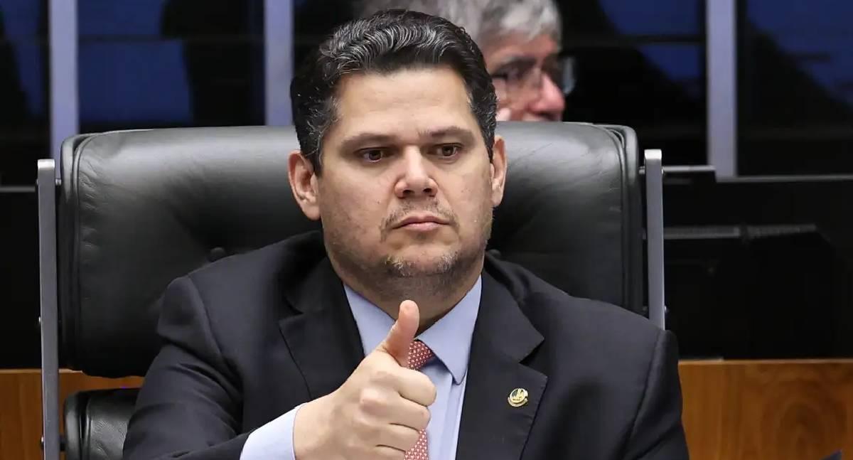 PEC do fim da escala 6×1 avança no Senado após diálogo com Lula