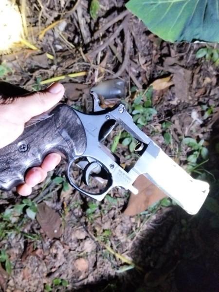 PM prende homem com revólver na Estrada de Ferro Madeira-Mamoré e evita ataque na capital