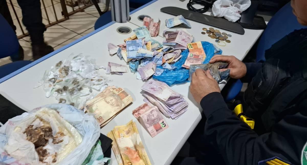 Polícia Militar apreende arma, drogas e colete balístico furtado da Polícia Penal em Porto Velho