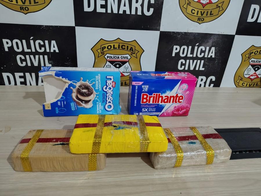 Receita Federal e Denarc apreendem três quilos de cocaína escondidos em cesta básica