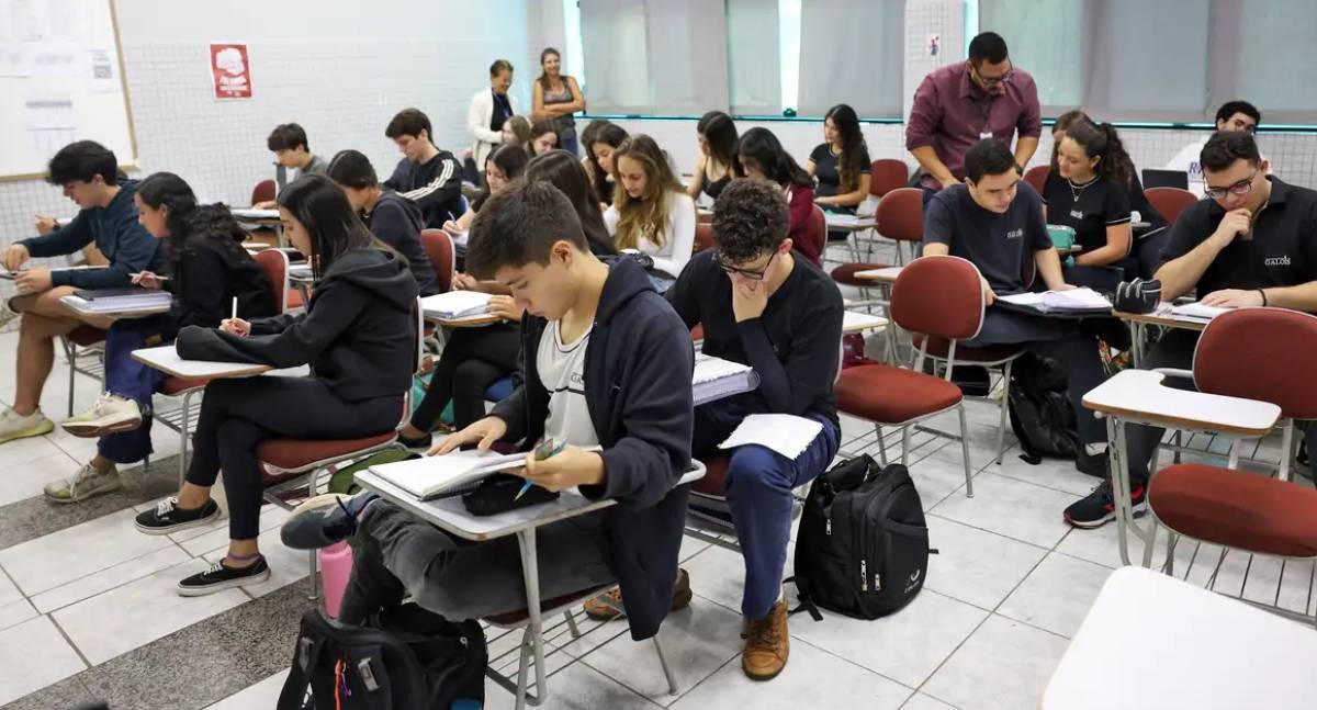 Senado aprova projeto de educação financeira nas escolas