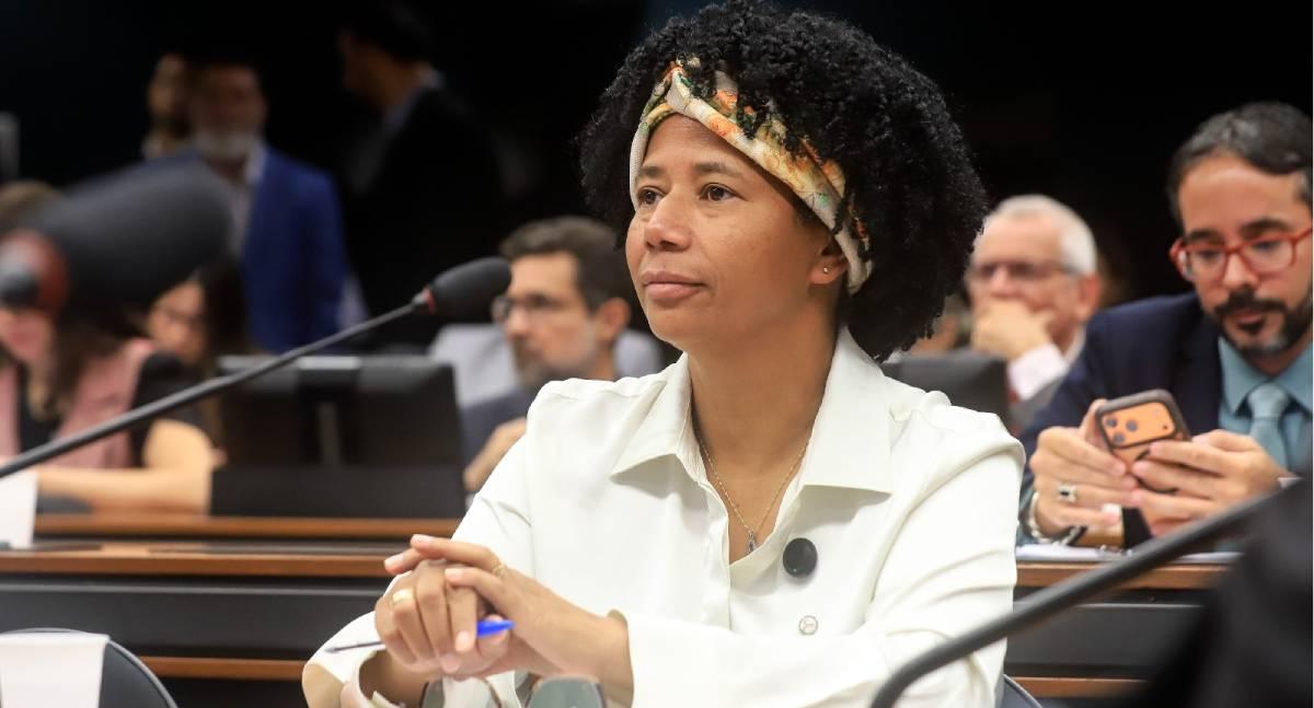 Sílvia Cristina comemora aprovação da PEC 14, que valoriza agentes comunitários de saúde e de combate às endemias
