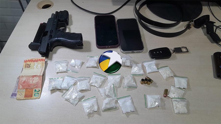 Suspeito de atirar em via pública é preso com pistola escondida no carro