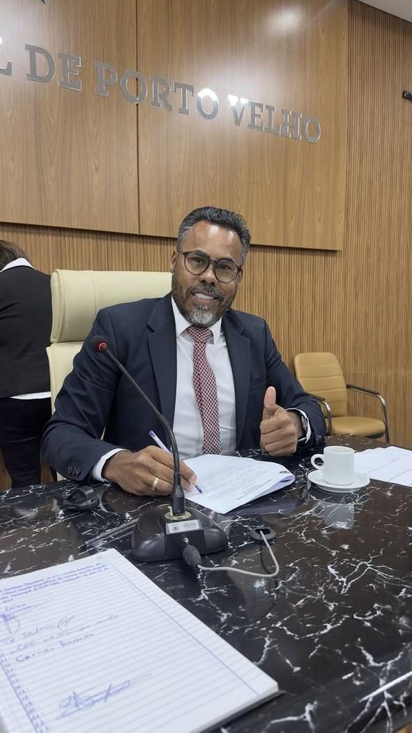 Dr. Santana tem projeto de lei aprovado na Câmara que garante isenção de taxa em concursos públicos para mesários eleitorais
