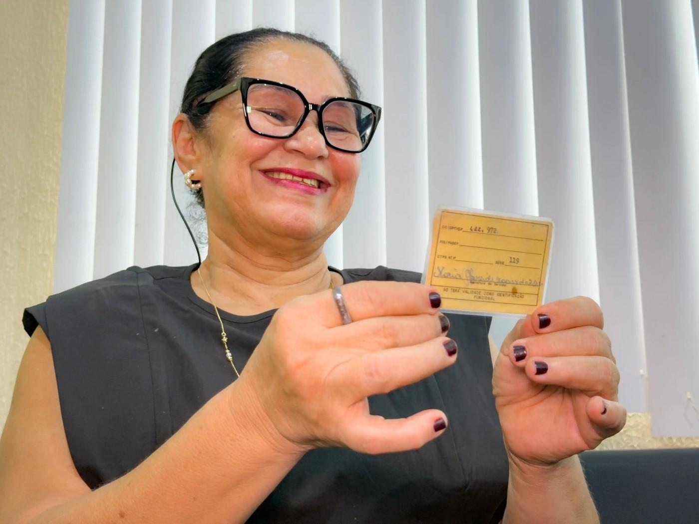 “Eu amo ser servidora pública”: Dona Maria Alzineide celebra quase 45 anos de dedicação à Prefeitura
