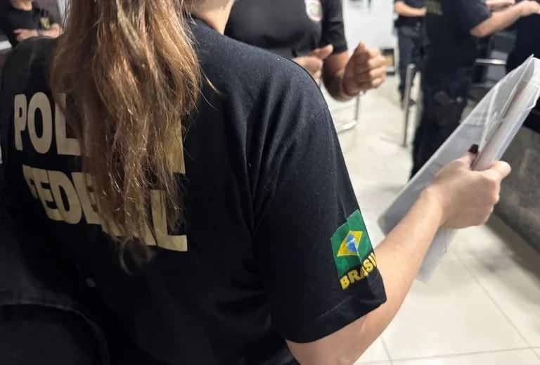 PF faz operação contra tráfico internacional de armas