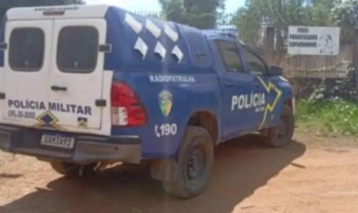 Carro fica totalmente destruído em acidente na zona rural de São Miguel do Guaporé