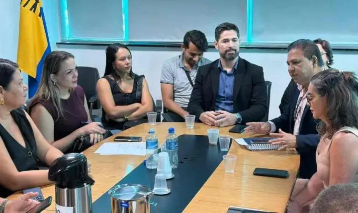 Cláudia de Jesus cobra melhorias para a educação em Rondônia