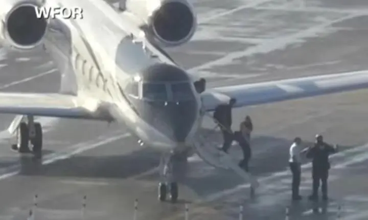 Confira imagens de Flávio e família no desembarque em aeroporto de Miami – VEJA VÍDEO