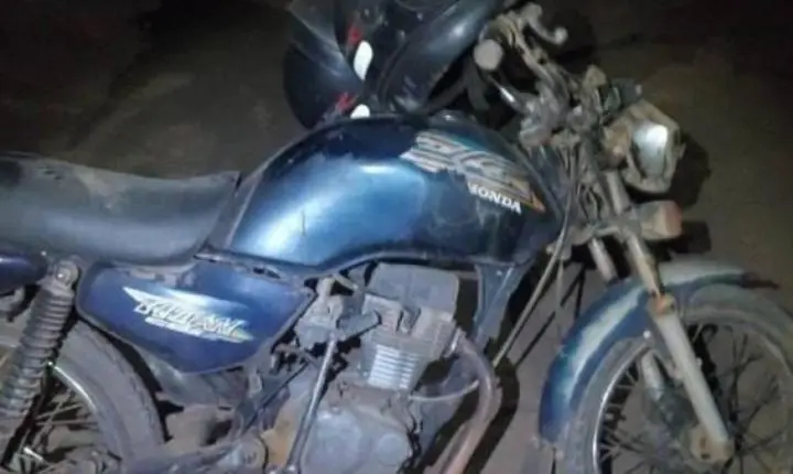 Motociclista e passageira ficam feridos após acidente causado por cachorro em RO