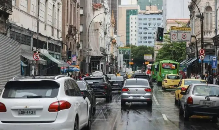 Motoristas devem avisar seguradoras antes de usar carros em campanha eleitoral