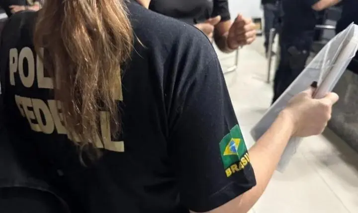 PF faz operação contra tráfico internacional de armas