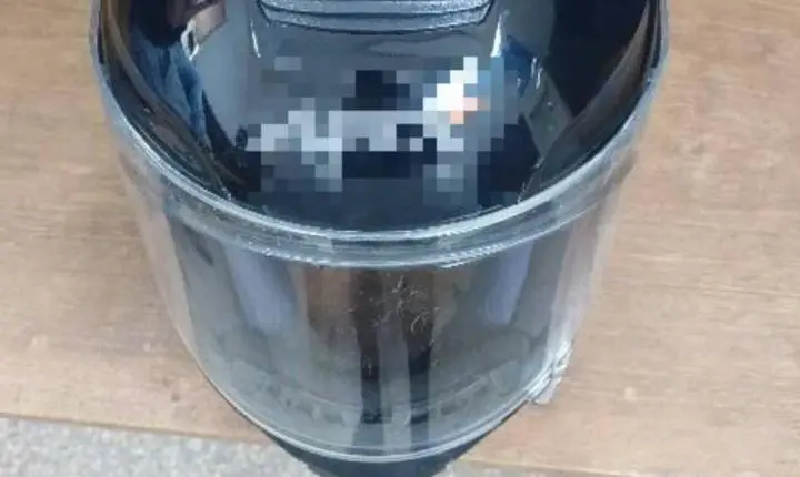 Policiais militares prendem dois suspeitos e recuperam capacete furtado em RO