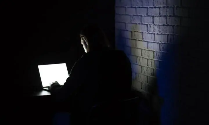 TSE debate combate a deepfakes e uso de inteligência artificial